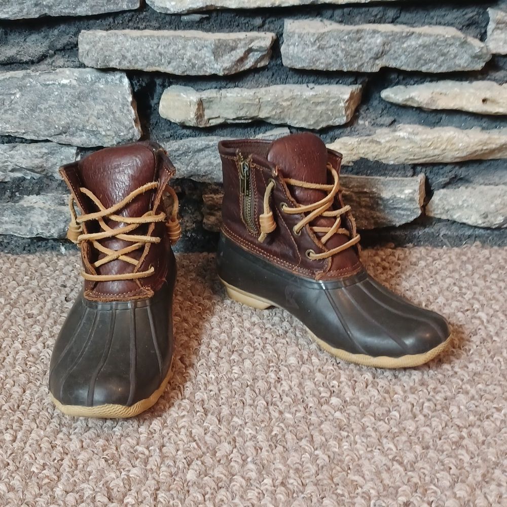 Women's leather Sperry waterproof duct boots sz 6